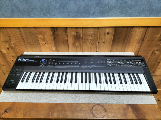 Roland ローランド D-50 シンセサイザー ハードケース付き 24020402