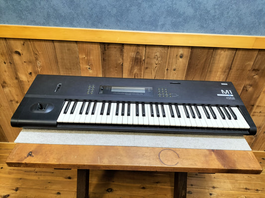 現状 KORG コルグ M1 シンセサイザー 24020403
