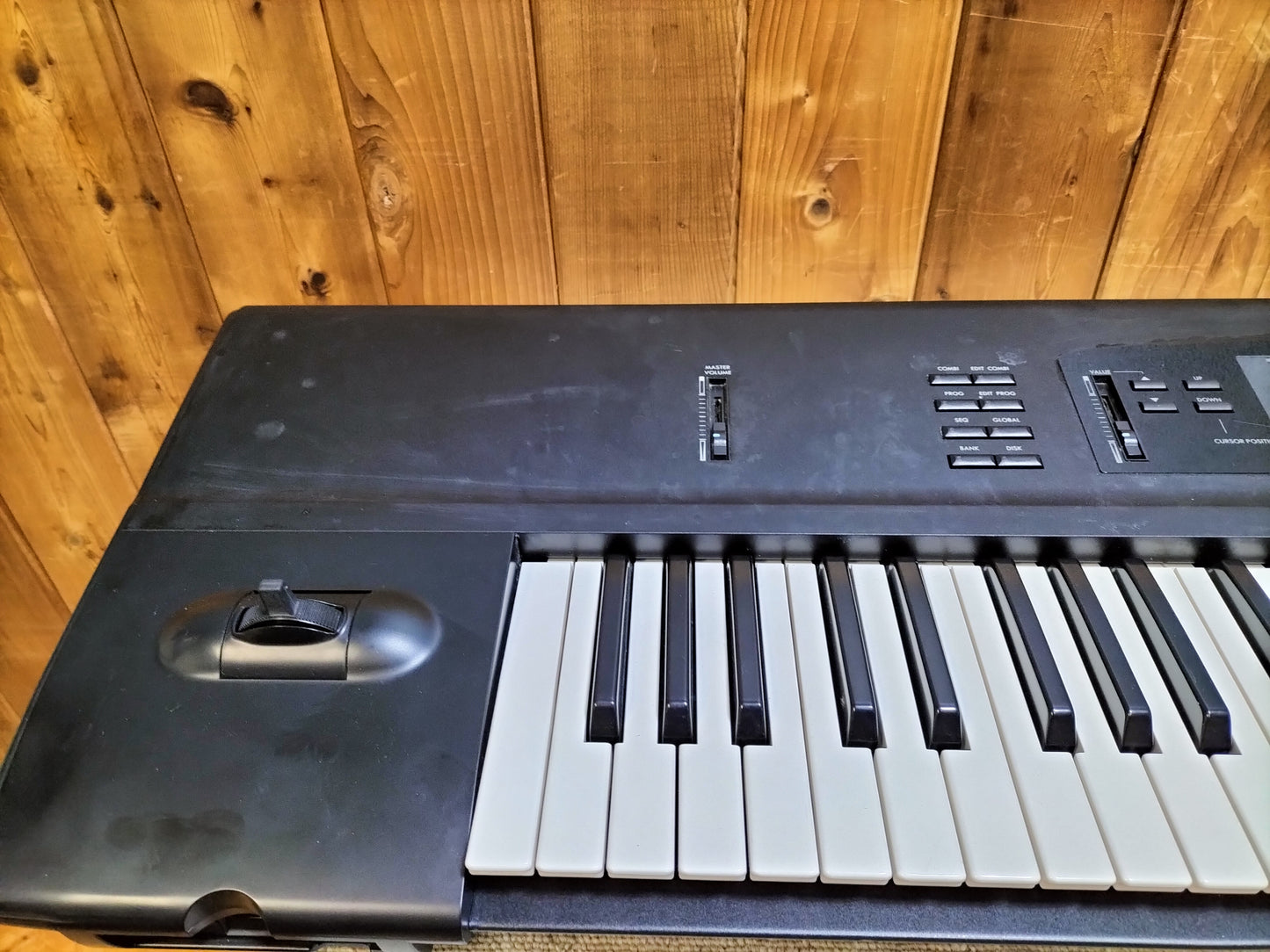 KORG コルグ 01Wpro シンセサイザー ハードケース付き 24020404
