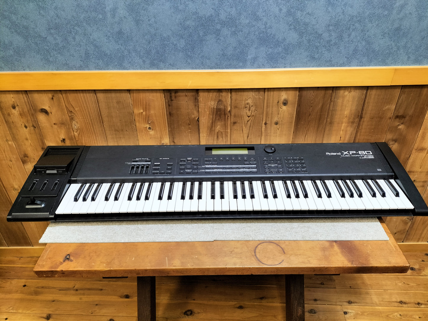 Roland ローランド XP-80 シンセサイザー ハードケース付き 24020405