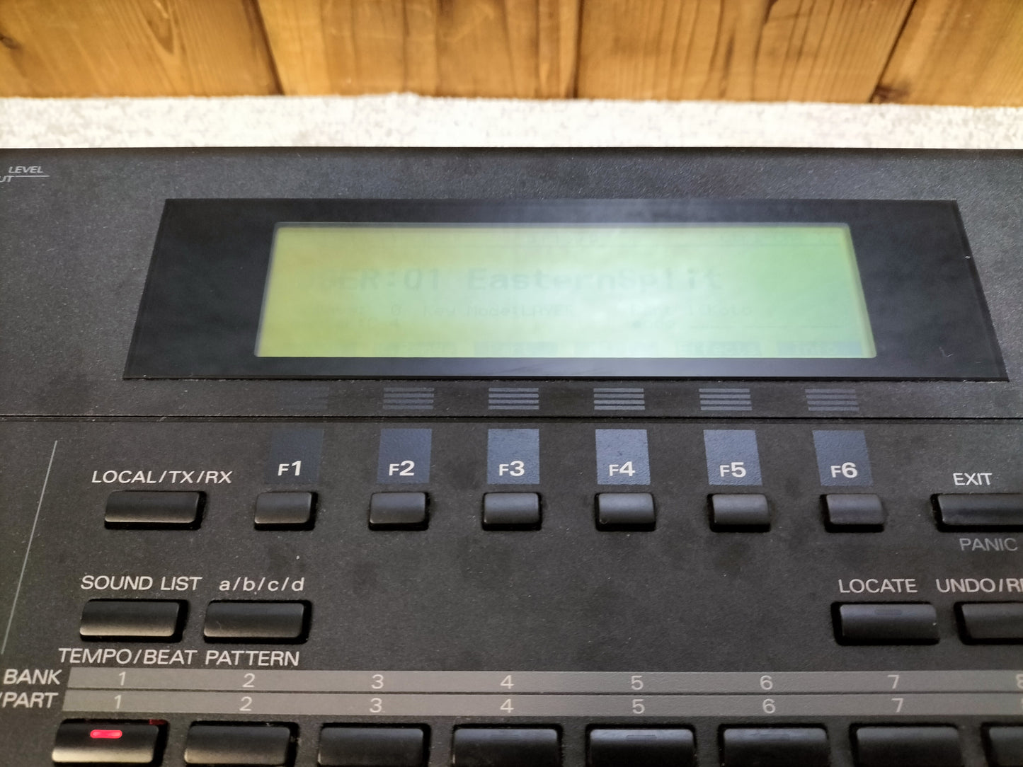 Roland ローランド XP-80 シンセサイザー ハードケース付き 24020405
