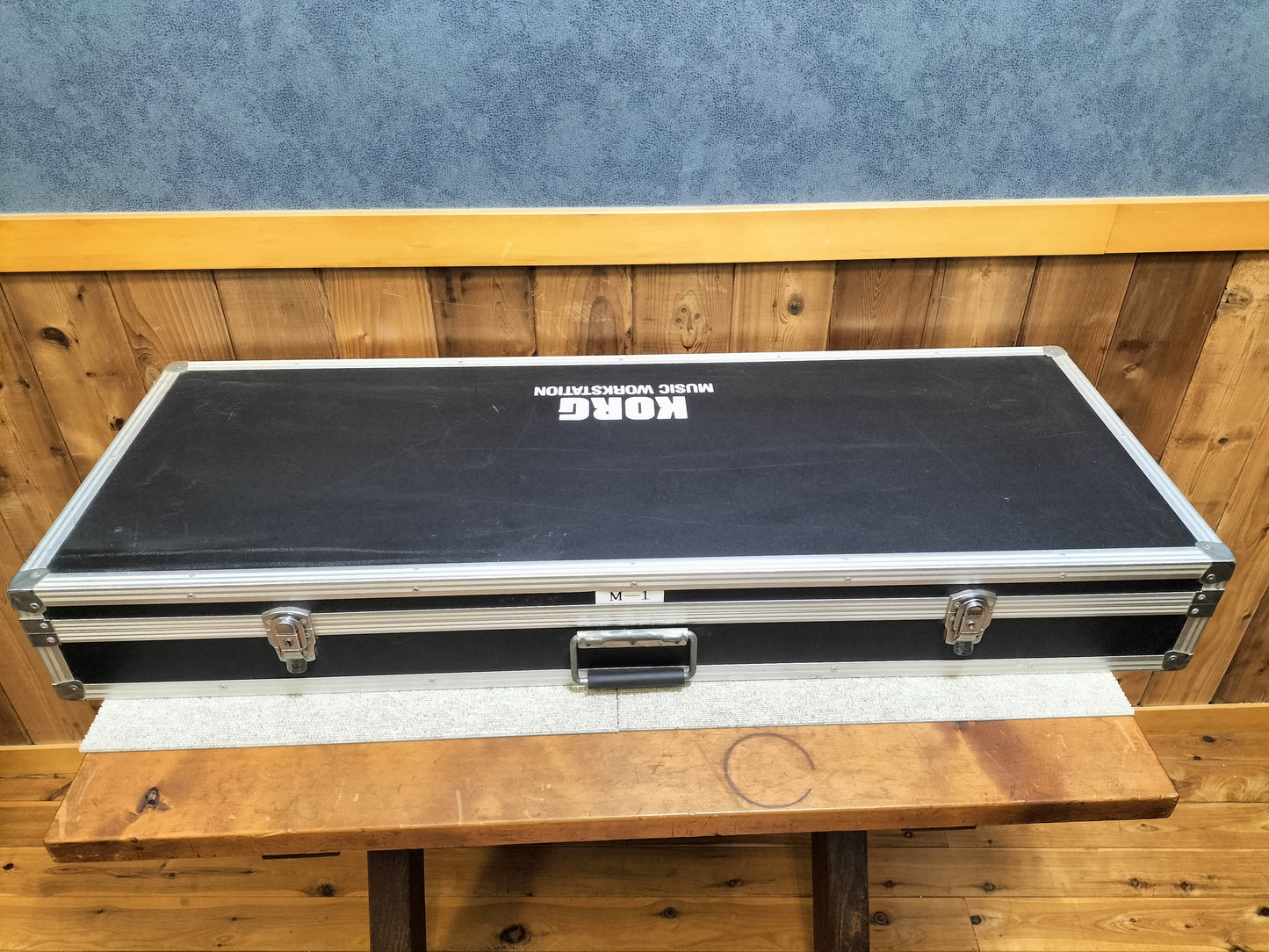 KORG コルグ M-1 シンセサイザー ハードケース付き 24020407