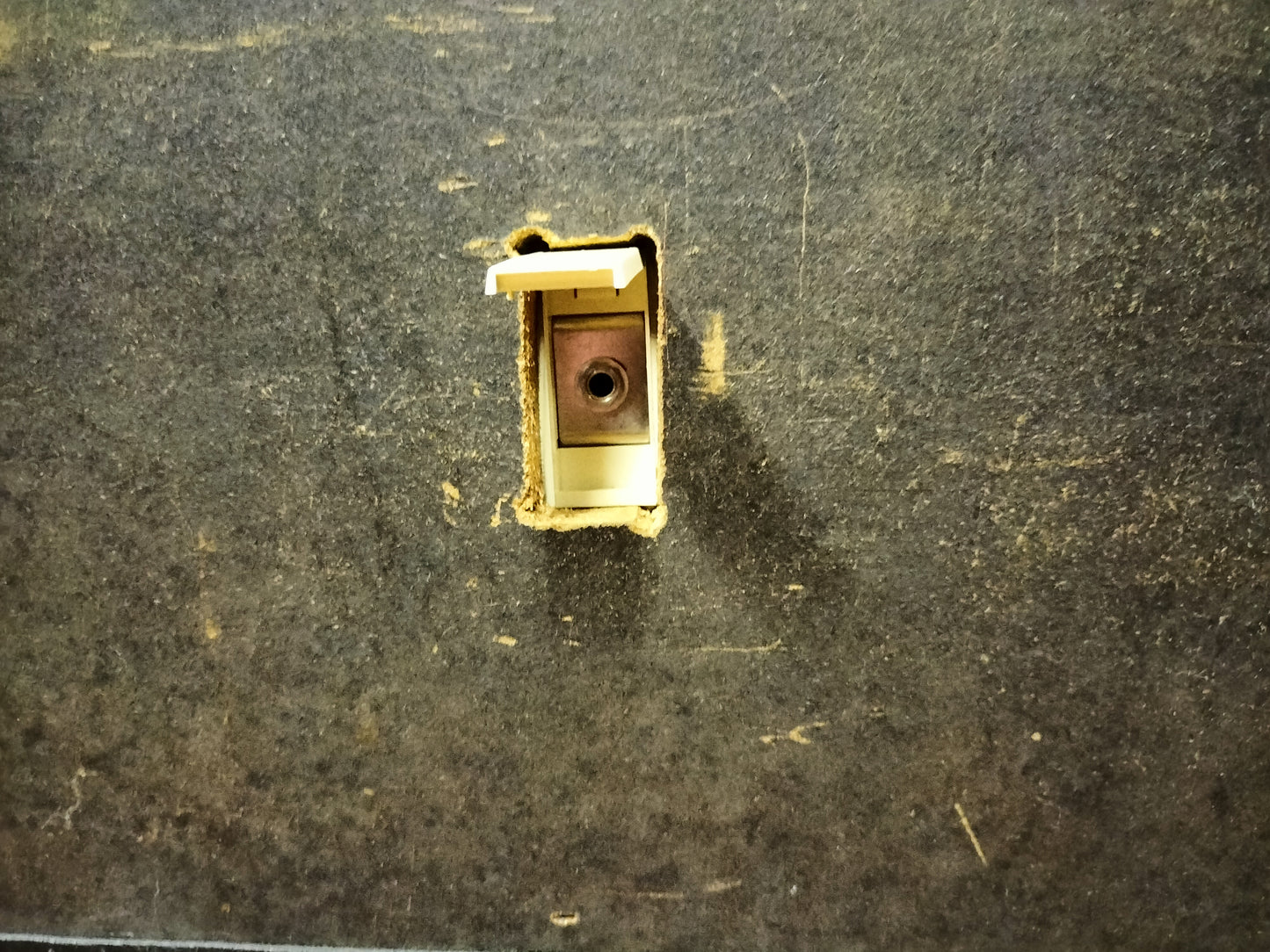guyatoneエンクロージャー改造品 BEHRINGER 15P200A8内臓 ベースアンプキャビネット 24061812