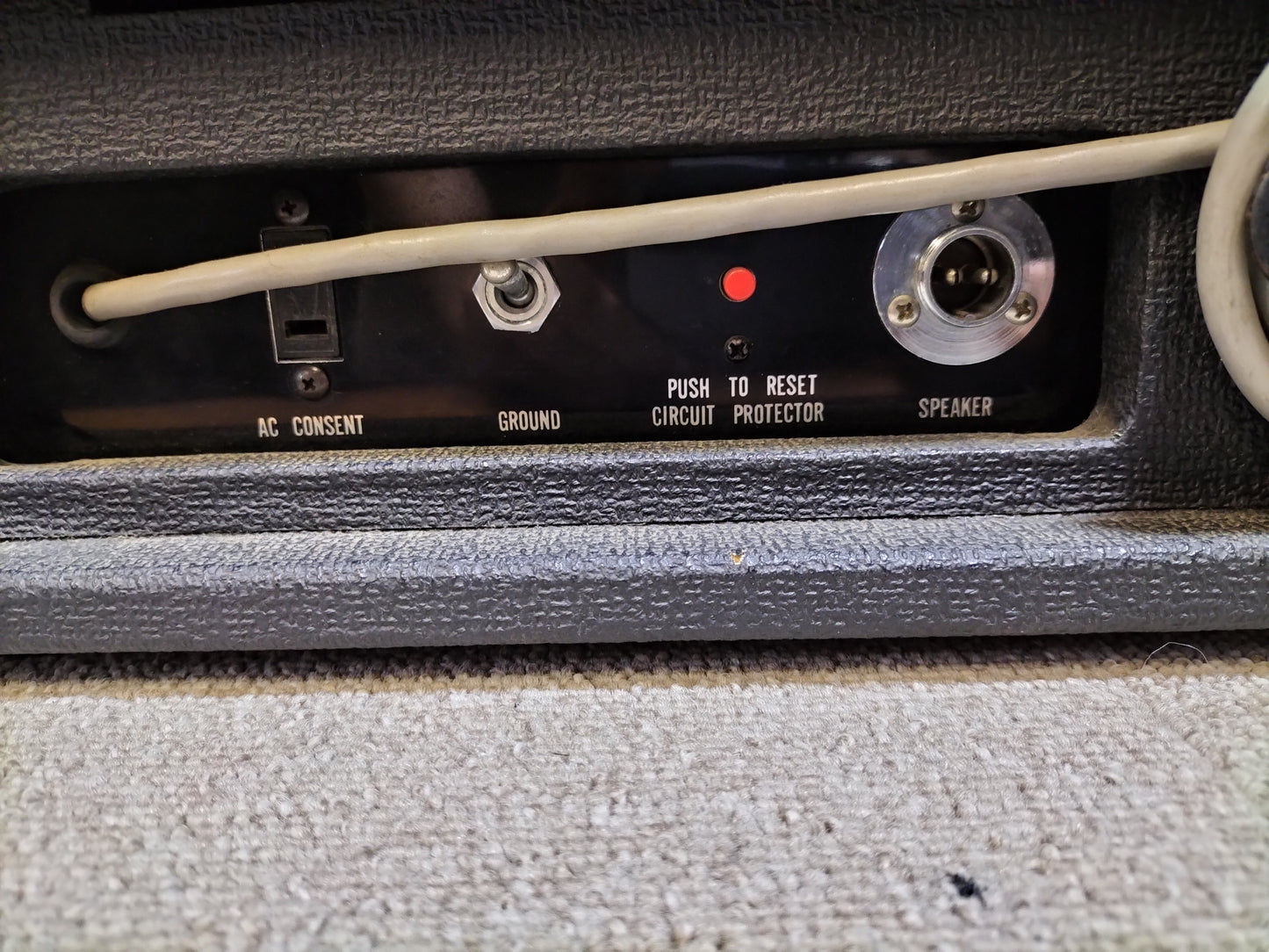 現状品 ACETONE エーストーン BASS-6 ベースアンプヘッド 24061818