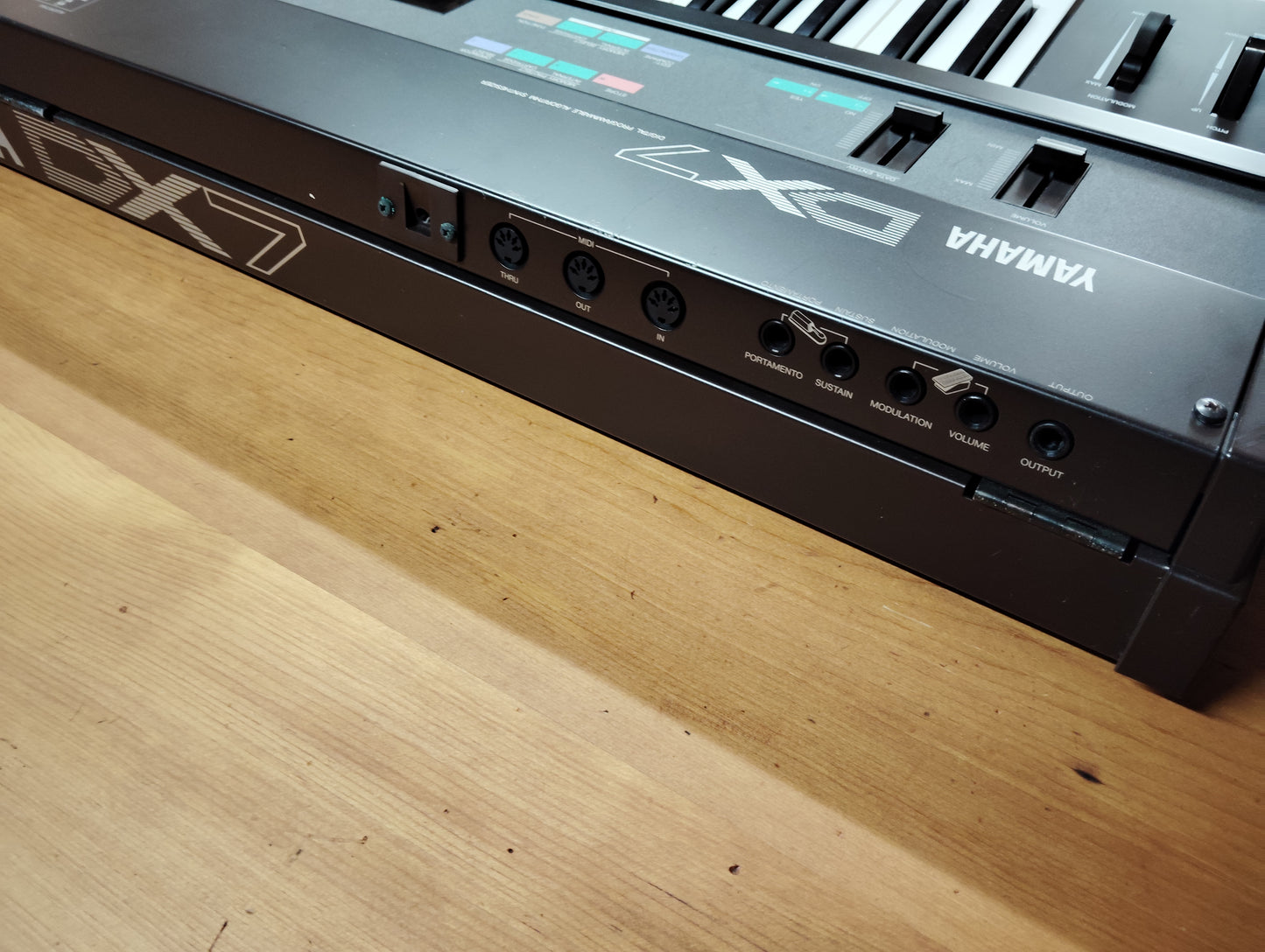 YAMAHA ヤマハ DX7 シンセサイザー ハードケース付 25060918