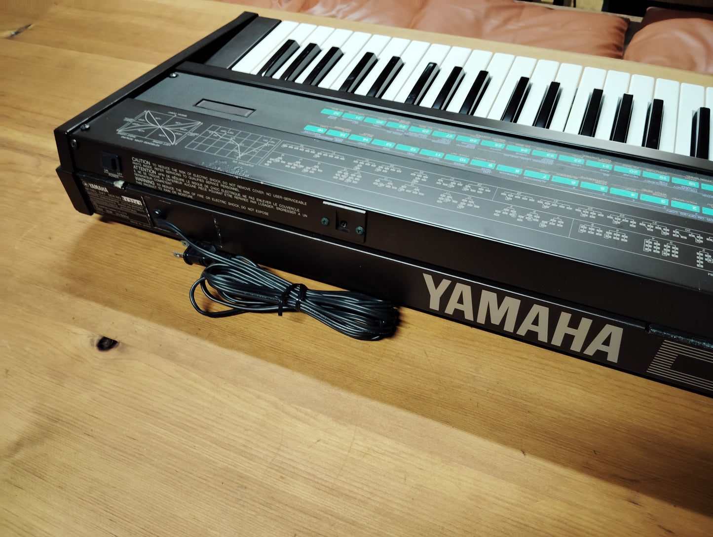 YAMAHA ヤマハ DX7 シンセサイザー ハードケース付 25060918