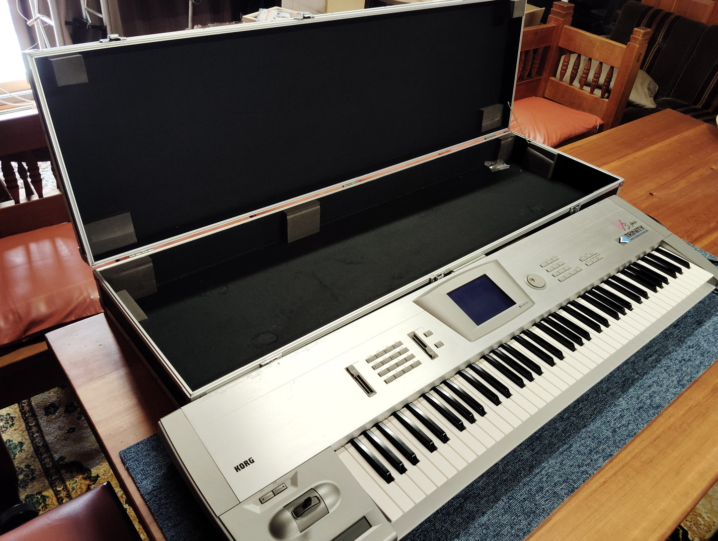 KORG コルグ TRINITY V3 pro シンセサイザー ハードケース付 25070120