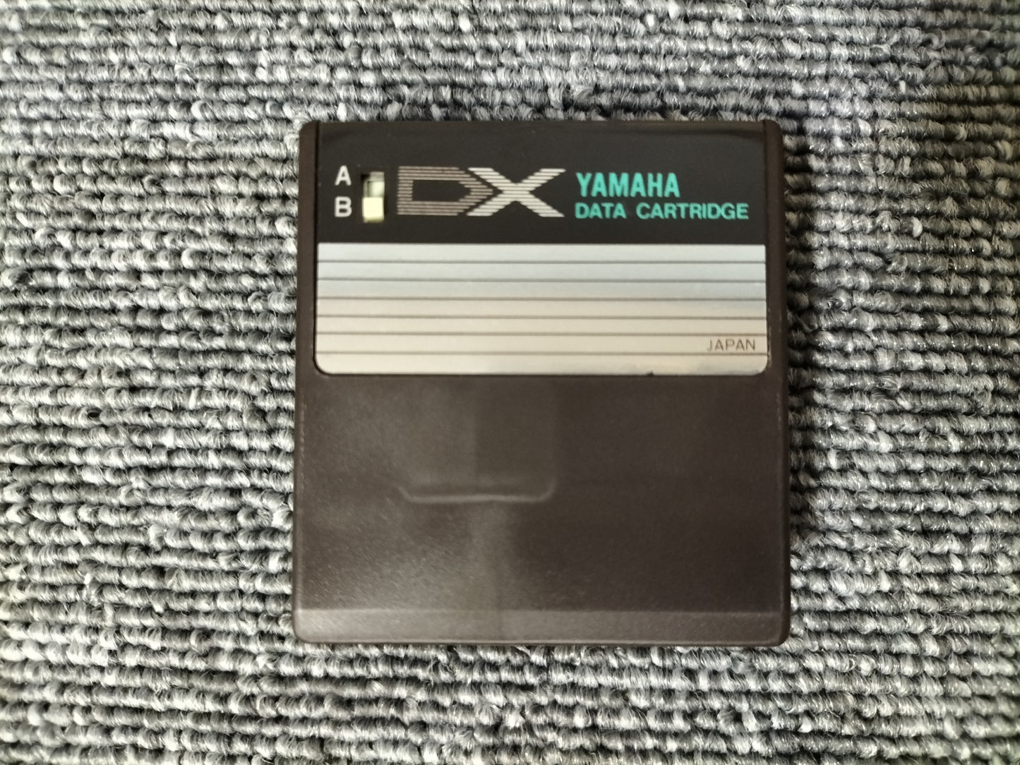 DX7カートリッジ VoiceROM 108 SPECIAL SELECTION”GARY LEUENBERGER DX7用音源 ケース付き O22071708