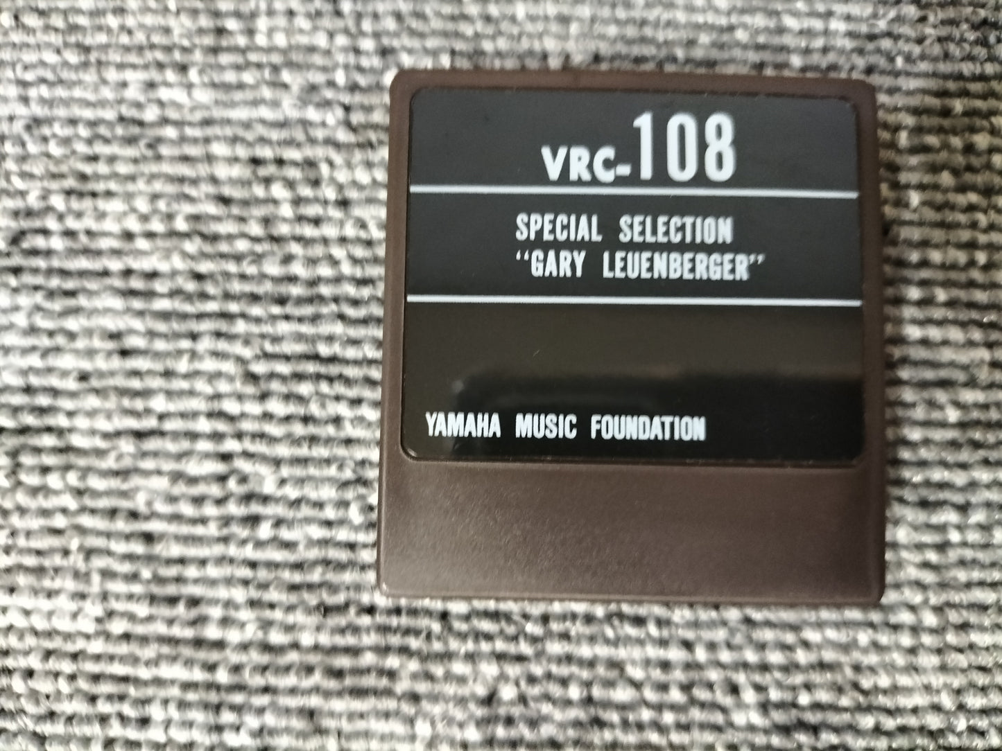 DX7カートリッジ VoiceROM 108 SPECIAL SELECTION”GARY LEUENBERGER DX7用音源 ケース付き O22071708