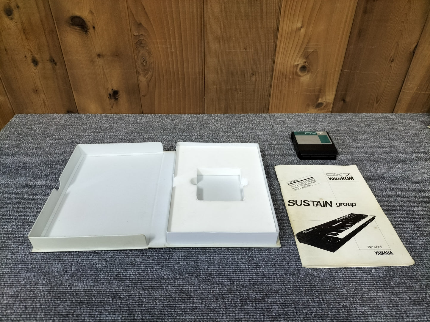 DX7IIカートリッジ VRC-1002 DX7II VoiceROM SUSTAIN group DX7II用音源 ケース付き O22071807