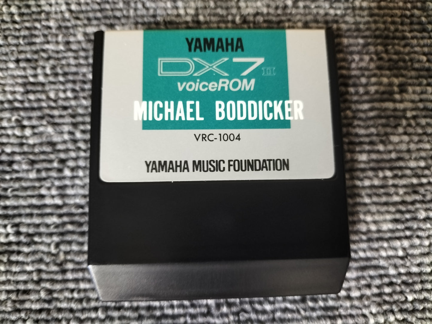DX7IIカートリッジ VRC-1004 DX7II VoiceROM MICHAEL BODDICKER DX7II用音源 ケース付き O22071809