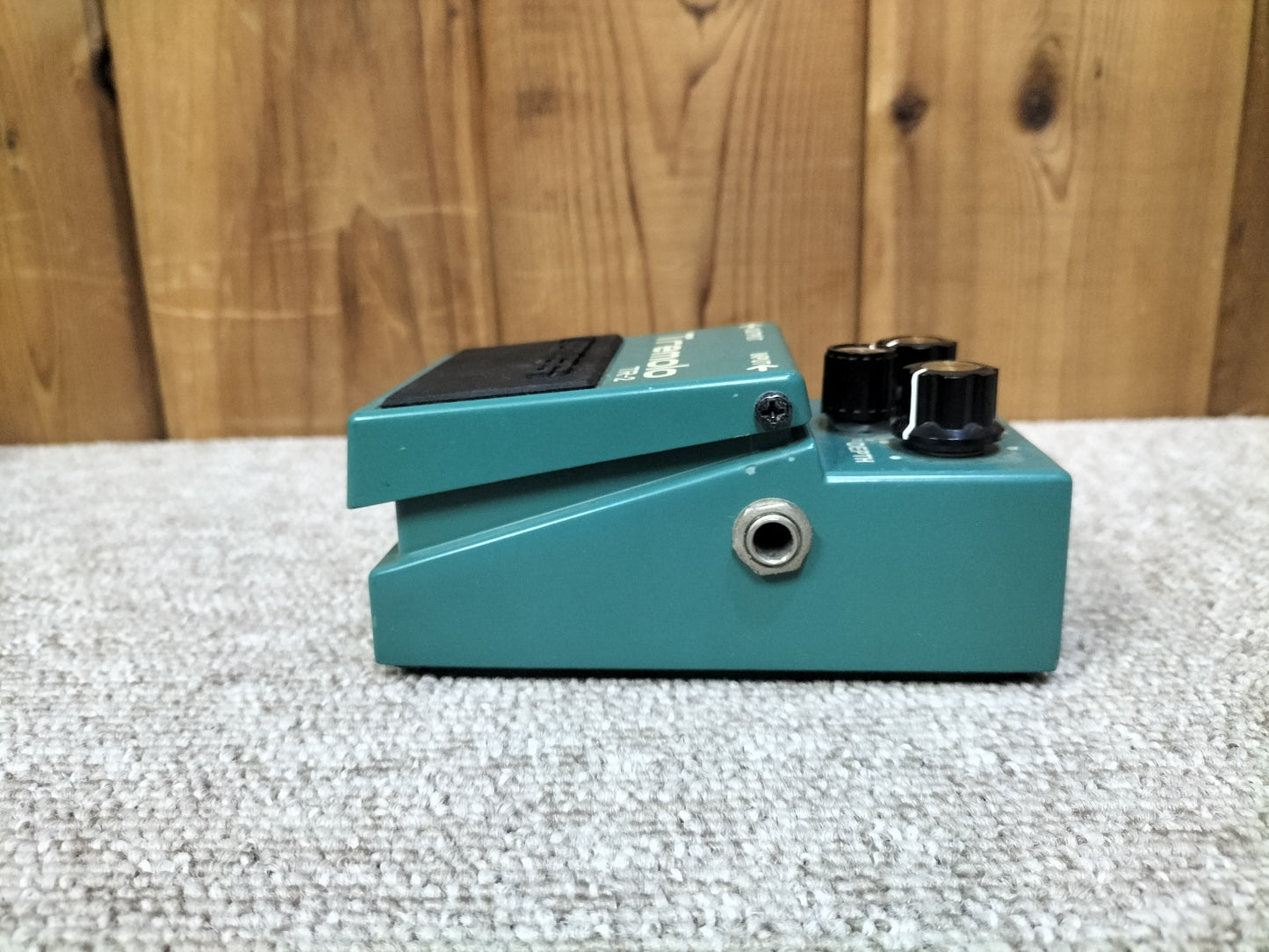 BOSS ボス TR-2 Tremolo トレモロ エフェクター 23042007