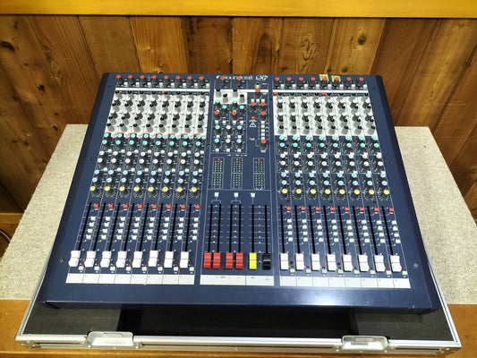 Soundcraft　サウンドクラフト　LX7II　16chミキサー   ハードケース付 23061130