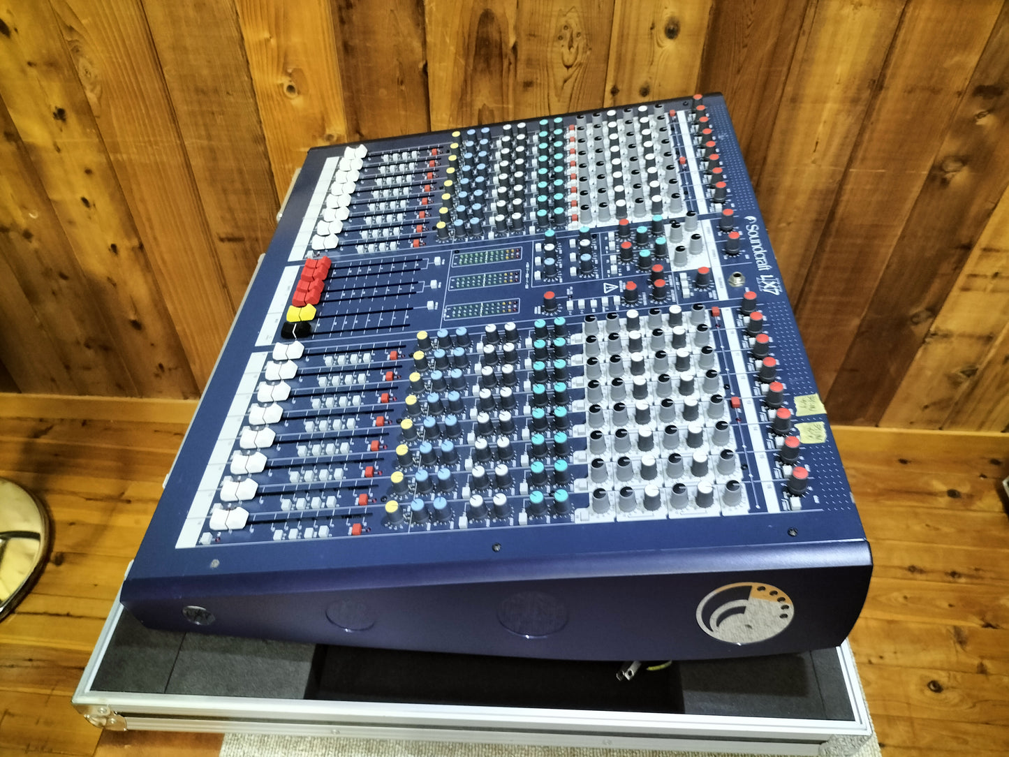 Soundcraft　サウンドクラフト　LX7II　16chミキサー   ハードケース付 23061130