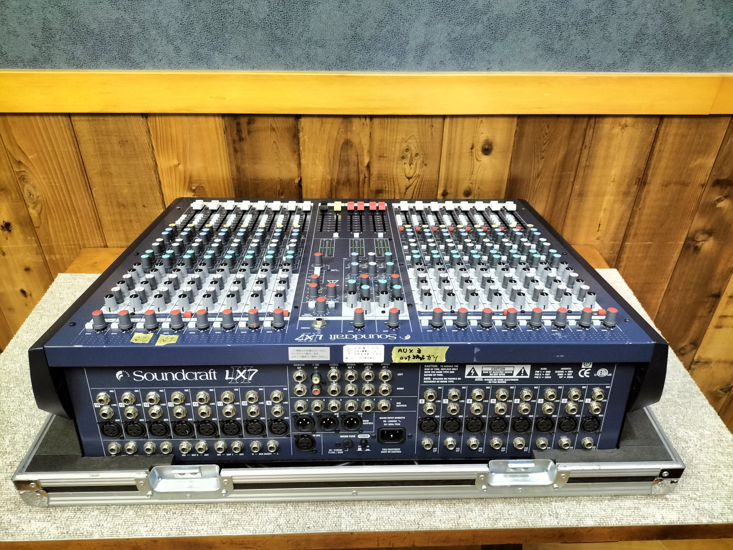 Soundcraft　サウンドクラフト　LX7II　16chミキサー   ハードケース付 23061130