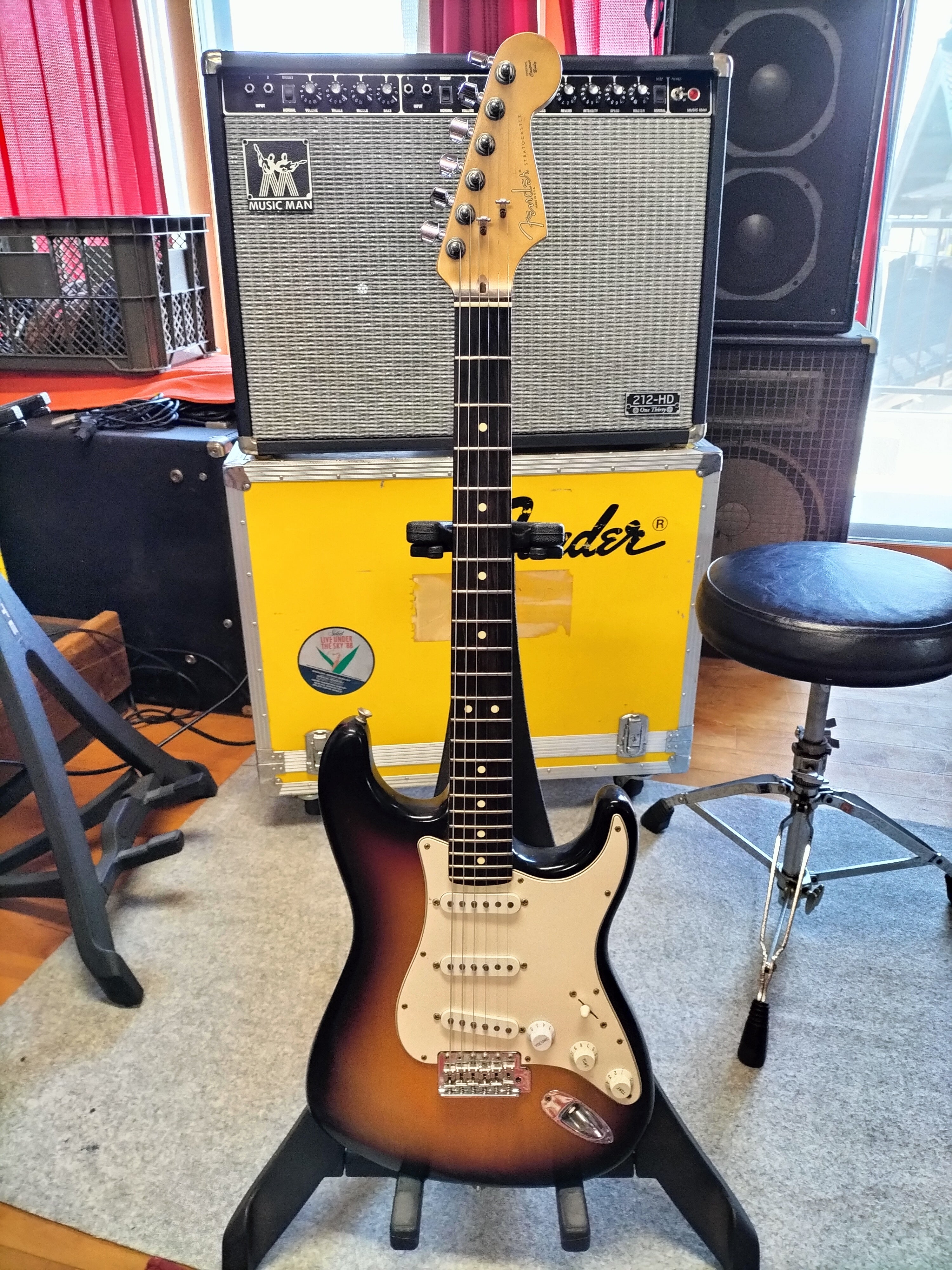 Fender USA Highway 1 Stratocaster 24050901 – Village Audio