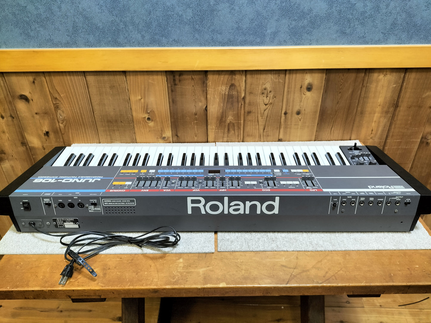 現状品　Roland　ローランド　JUNO-106　シンセサイザー   24051702