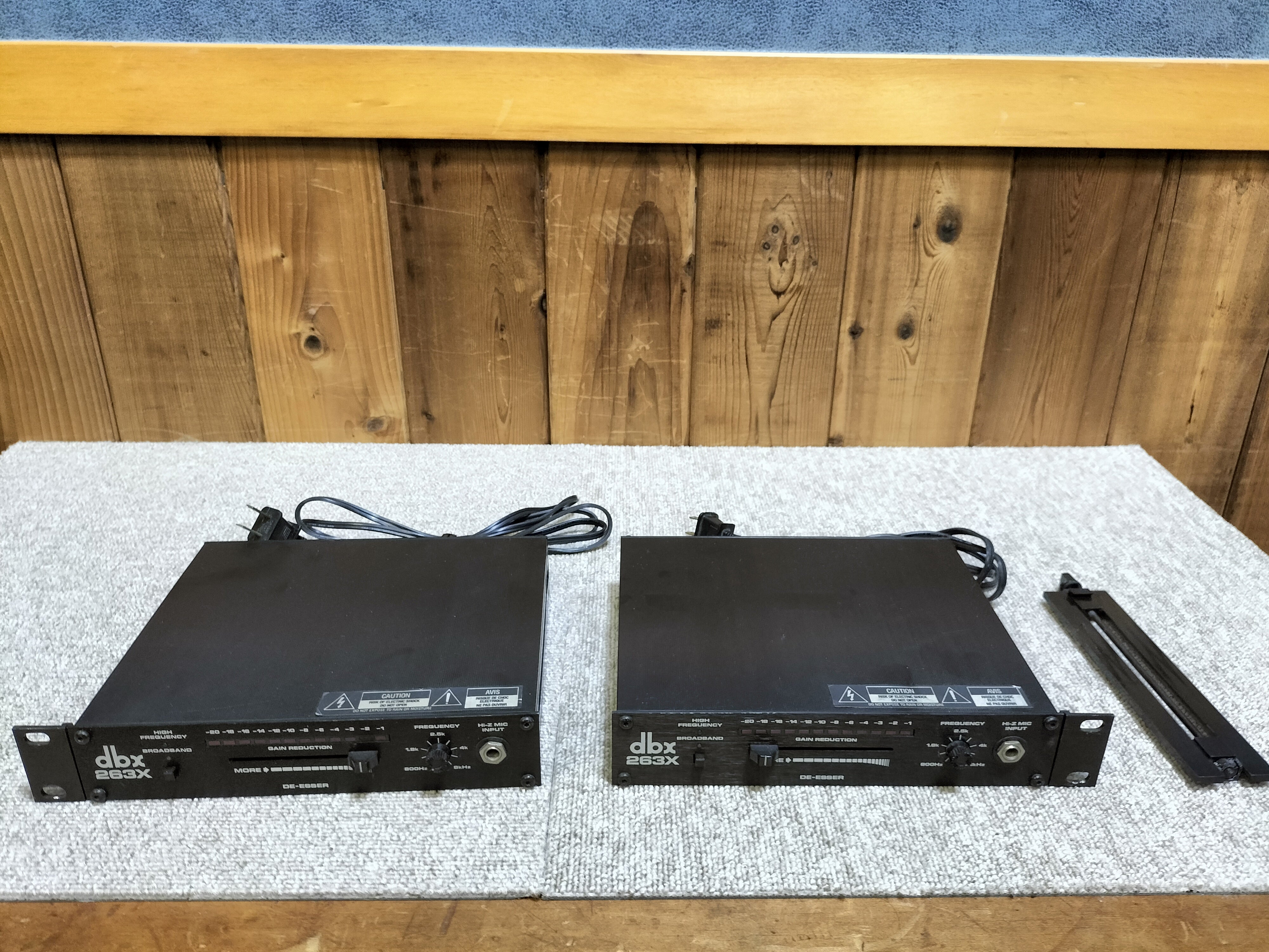dbx ディービーエックス 263x ディエッサー 2台 24052204 – Village Audio