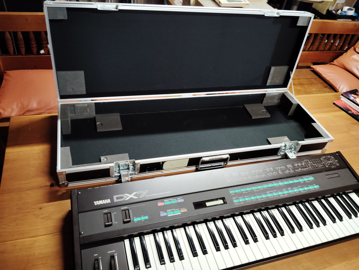 YAMAHA ヤマハ DX7 シンセサイザー ハードケース付   25060918