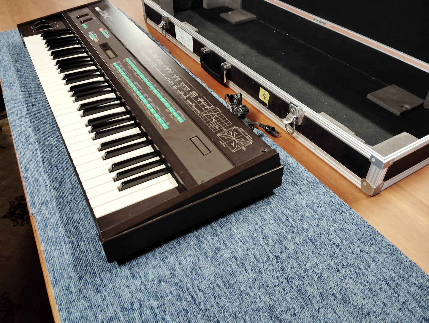 YAMAHA ヤマハ DX7 シンセサイザー   25090104