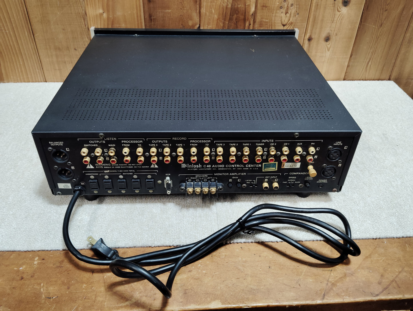 McIntosh　マッキントッシュ　C-40　プリアンプ   25120211