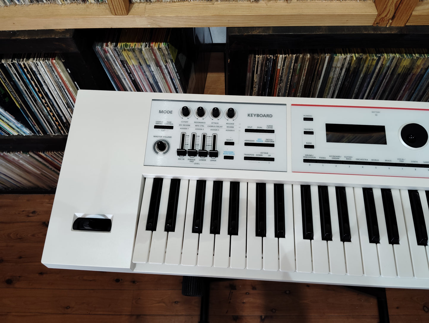 Roland　ローランド　JUNODS　61W　シンセサイザー   26052403