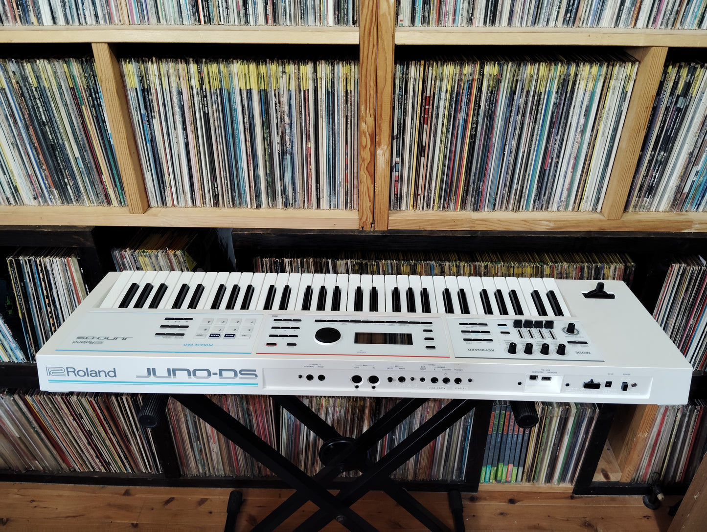 Roland　ローランド　JUNODS　61W　シンセサイザー   26052403