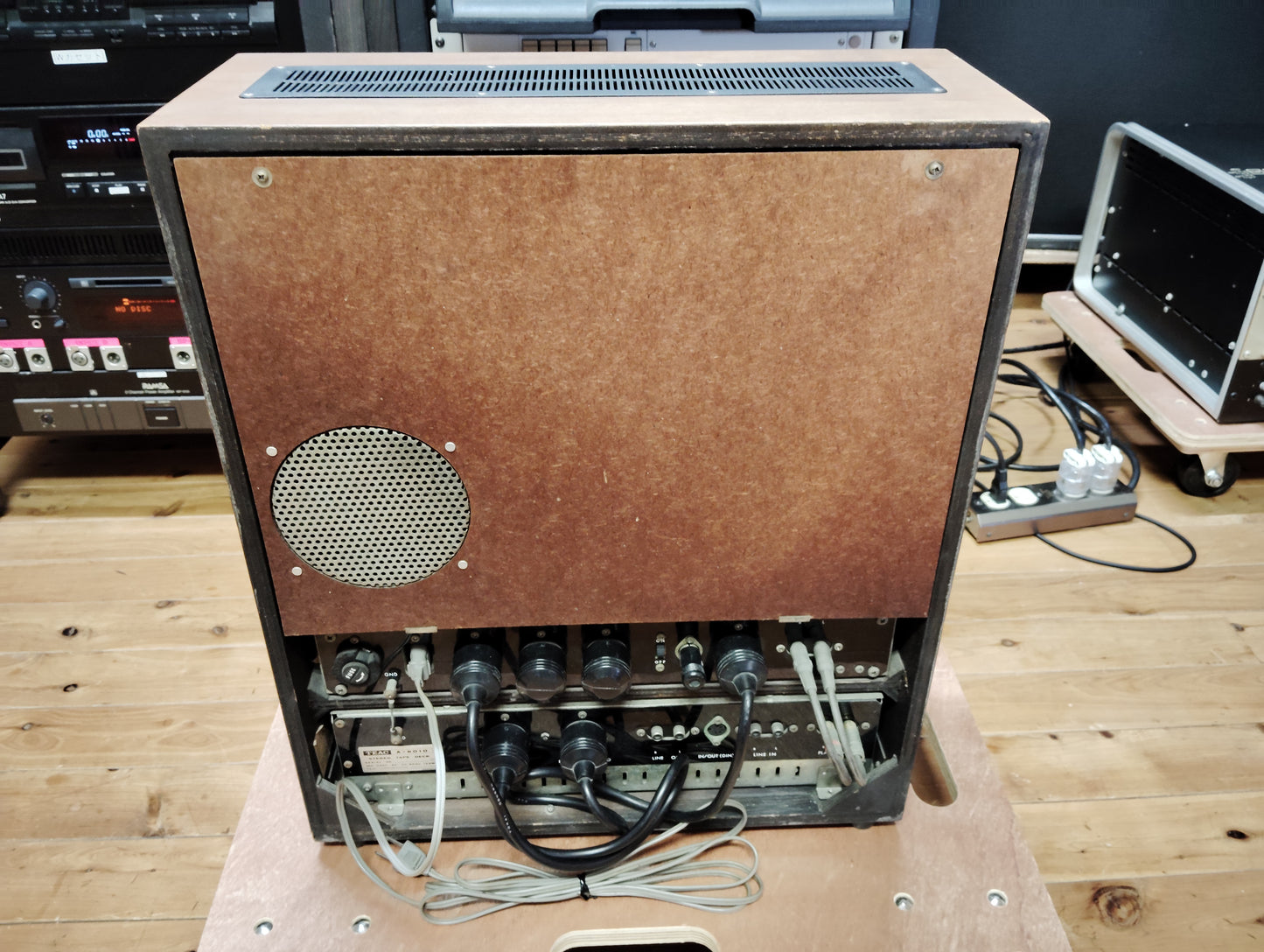 ジャンク　TEAC　ティアック　A-6010　オープンリールデッキ   26060811