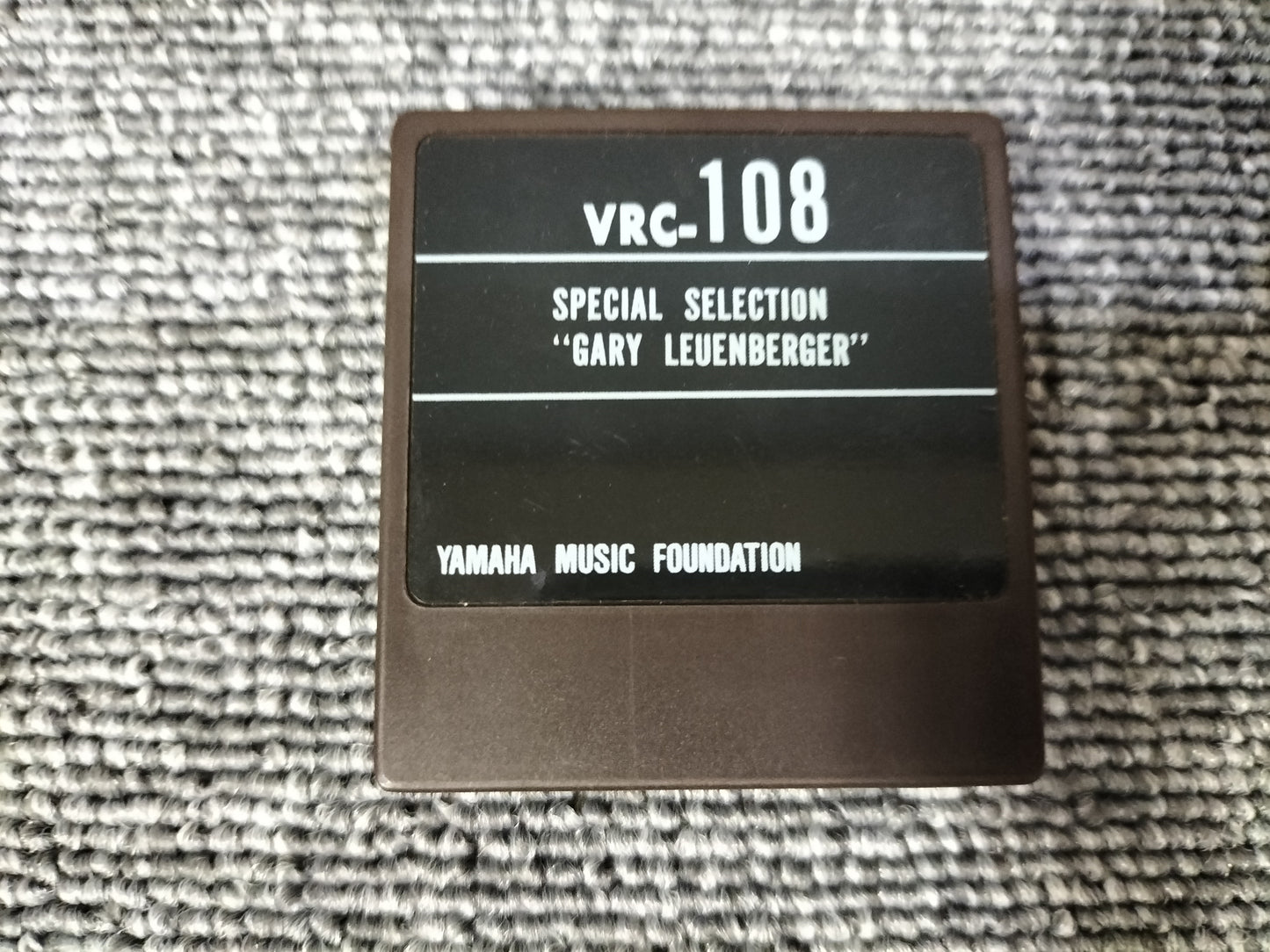 DX7カートリッジ　VoiceROM 108　 SPECIAL SELECTION”GARY LEUENBERGER　DX7用音源　ケース付き　O22071707