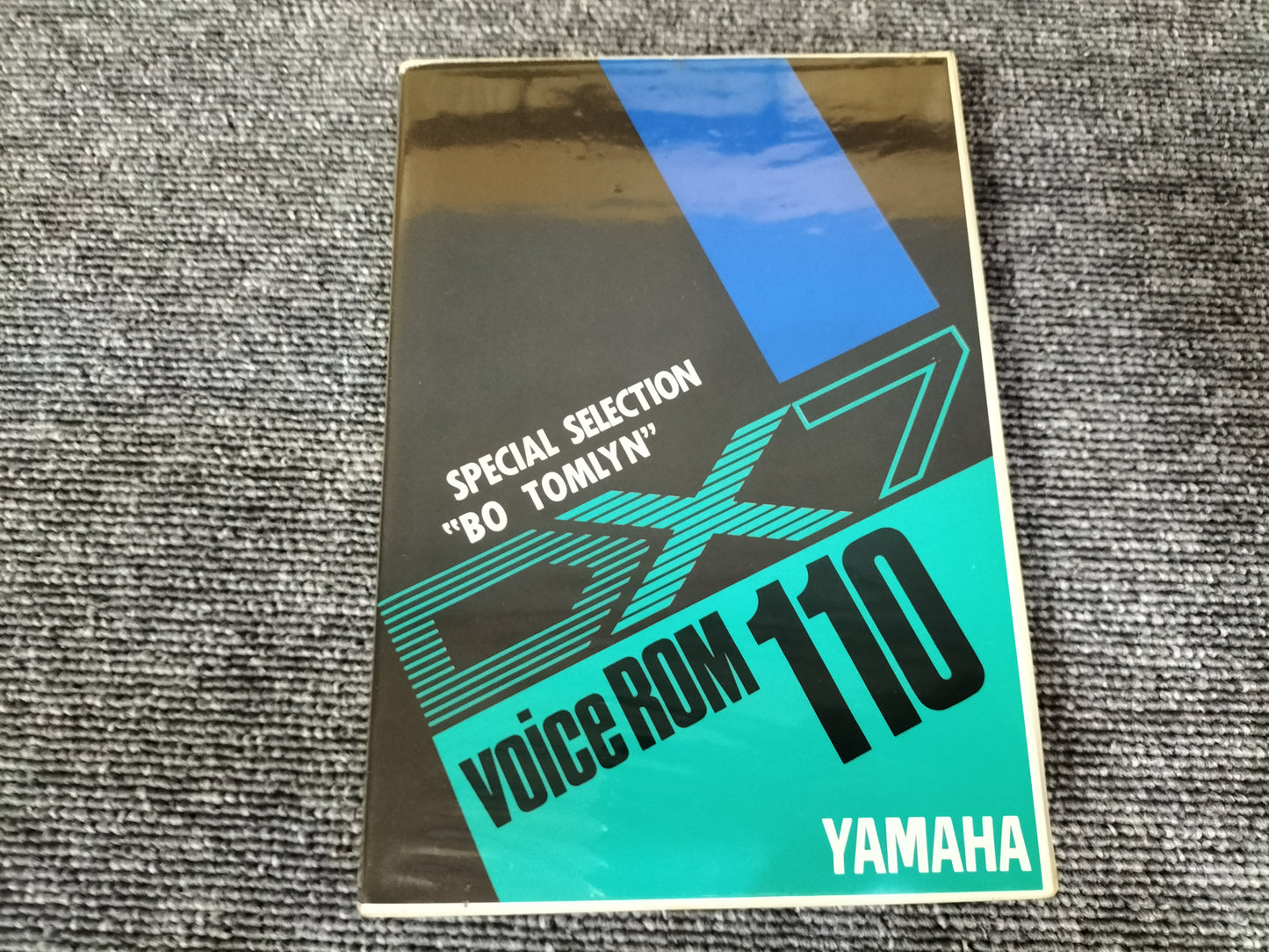 DX7カートリッジ　VoiceROM 110　 SPECIAL SELECTION“BO TOMLYN”　DX7用音源　ケース付き　O22071712