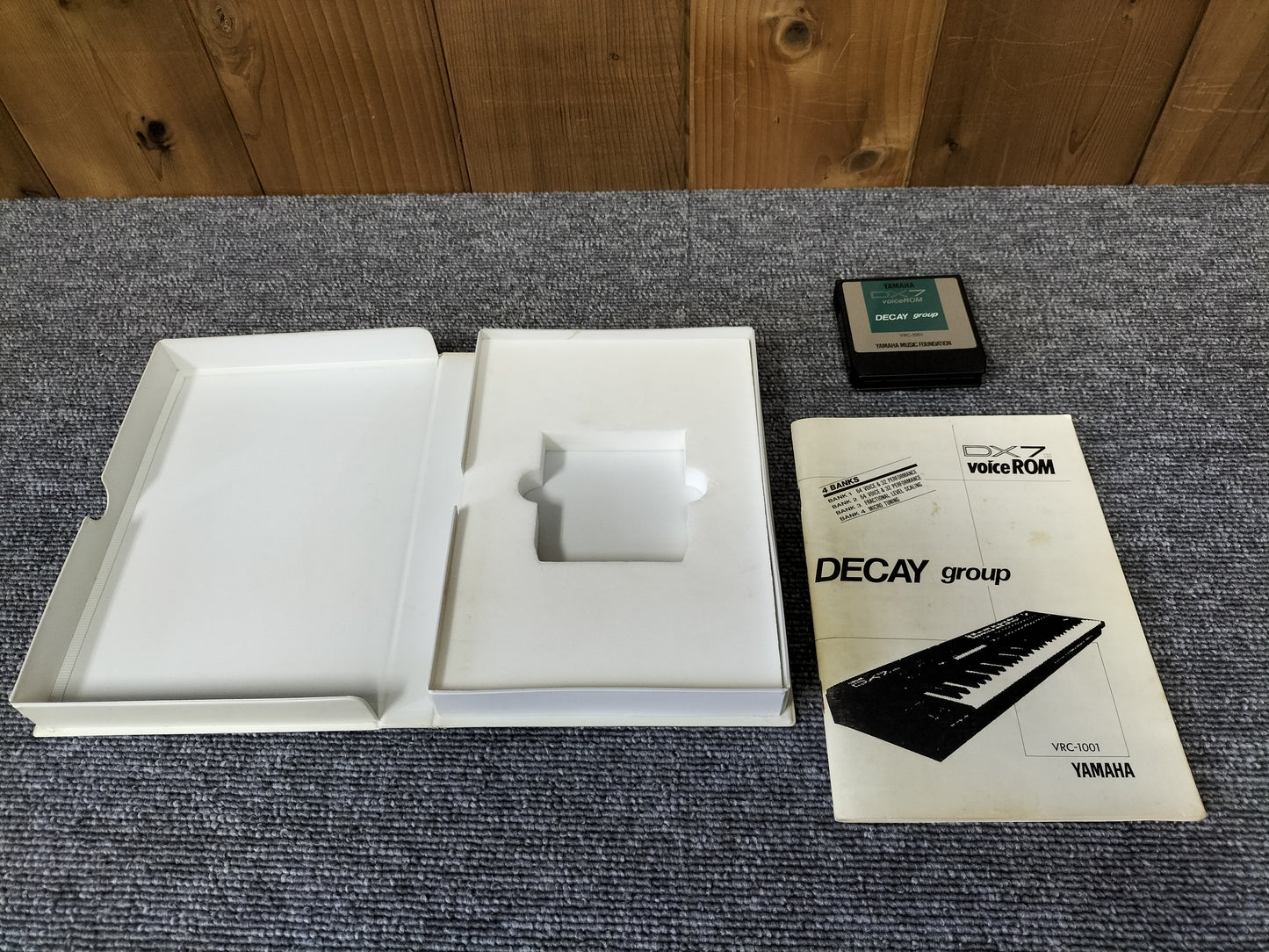 DX7IIカートリッジ　VRC-1001　DX7II VoiceROM 　DX7II用音源　ケース付き　O22071806