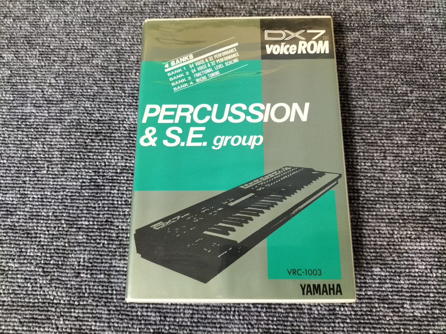 DX7IIカートリッジ　VRC-1003　DX7II VoiceROM 　PERCUSSION＆S.E. group　DX7II用音源　ケース付き　O22071808