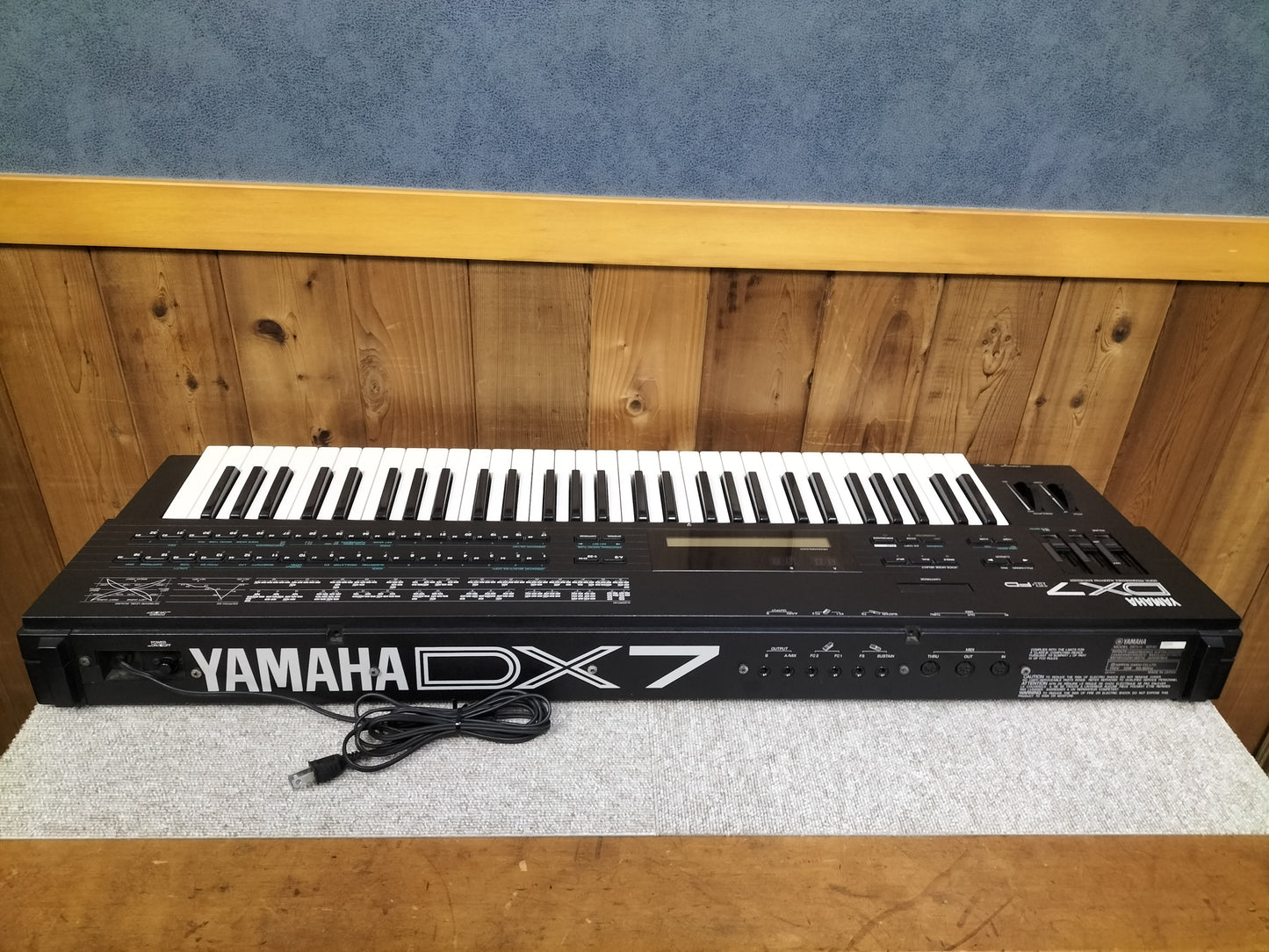 現状 YAMAHA ヤマハ DX7II-DF  シンセサイザー ハードケース付　22121001