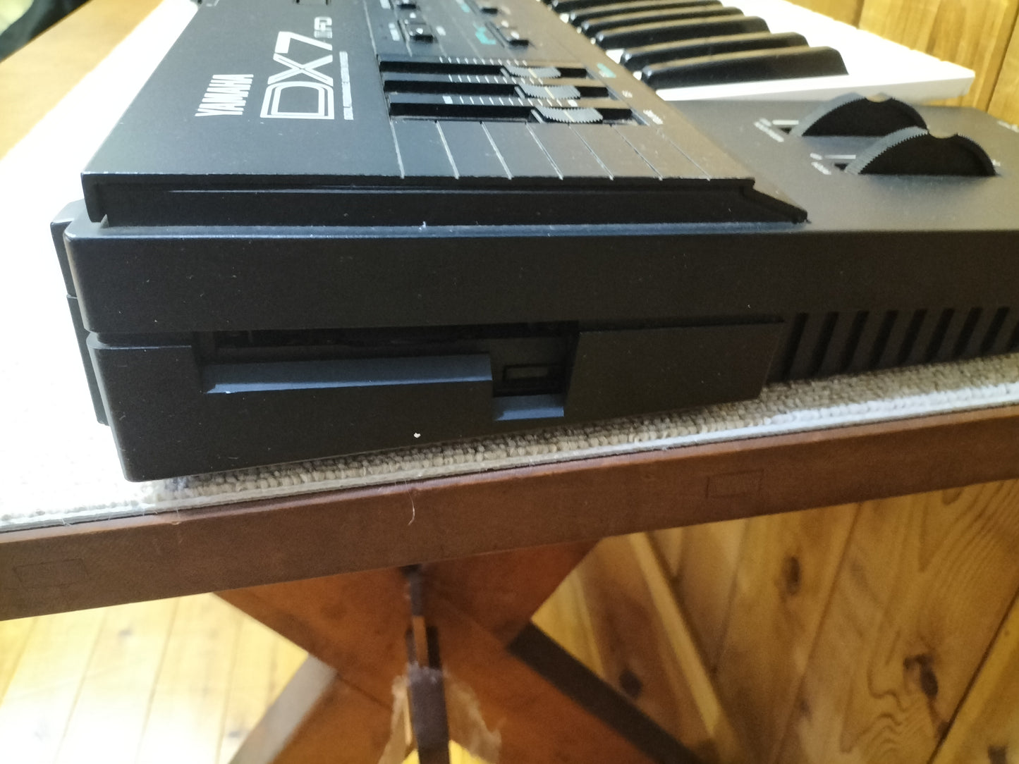 現状 YAMAHA ヤマハ DX7II-DF  シンセサイザー ハードケース付　22121001