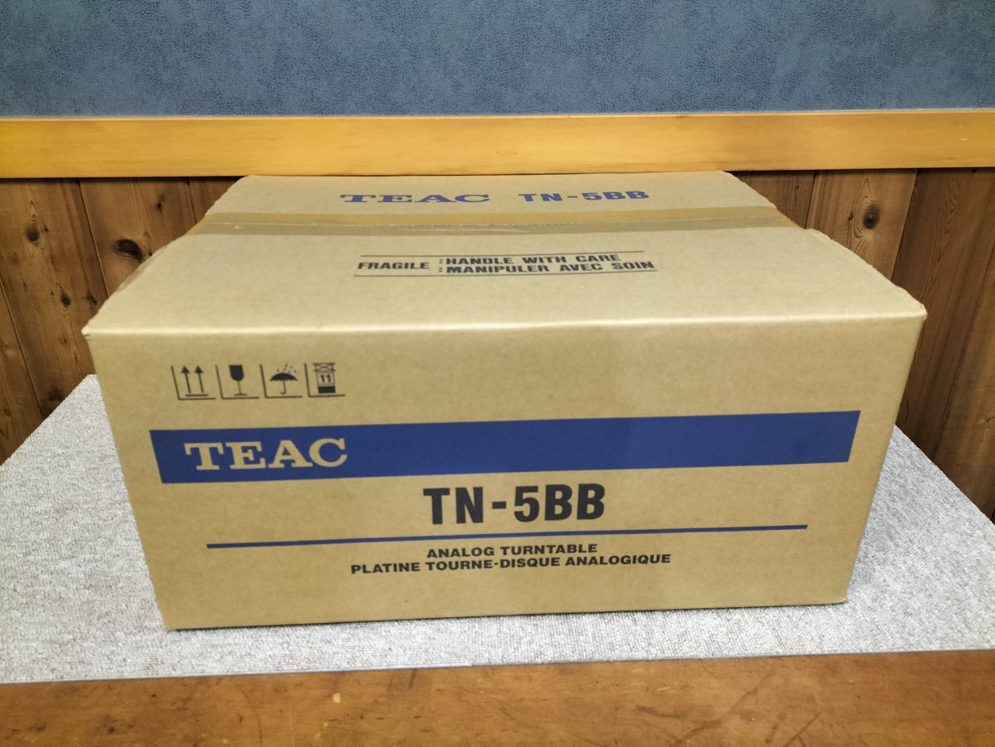 新品未使用品　TEAC　ティアック　TN-5BB  ターンテーブル 22120909