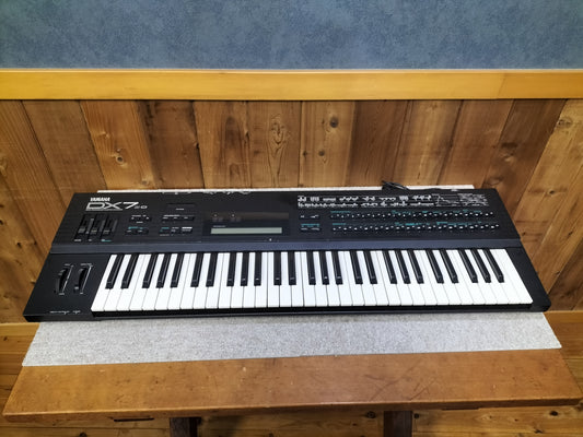 YAMAHA　ヤマハ　DX7II-D　シンセサイザー　  ソフトケース付き 23042001