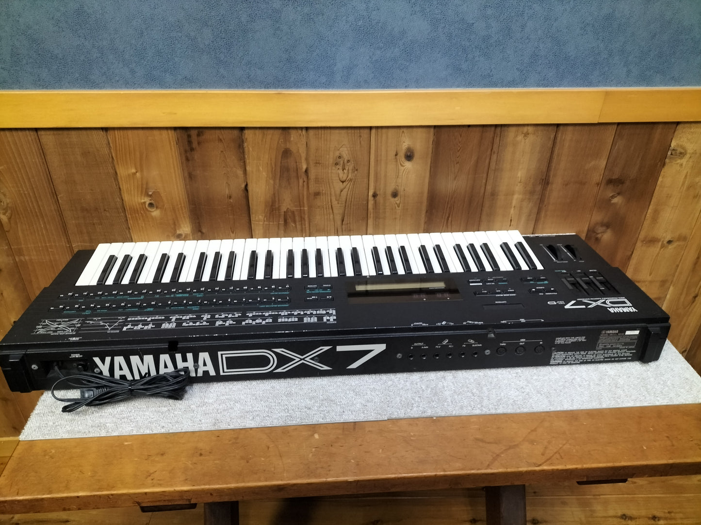 YAMAHA　ヤマハ　DX7II-D　シンセサイザー　  ソフトケース付き 23042001